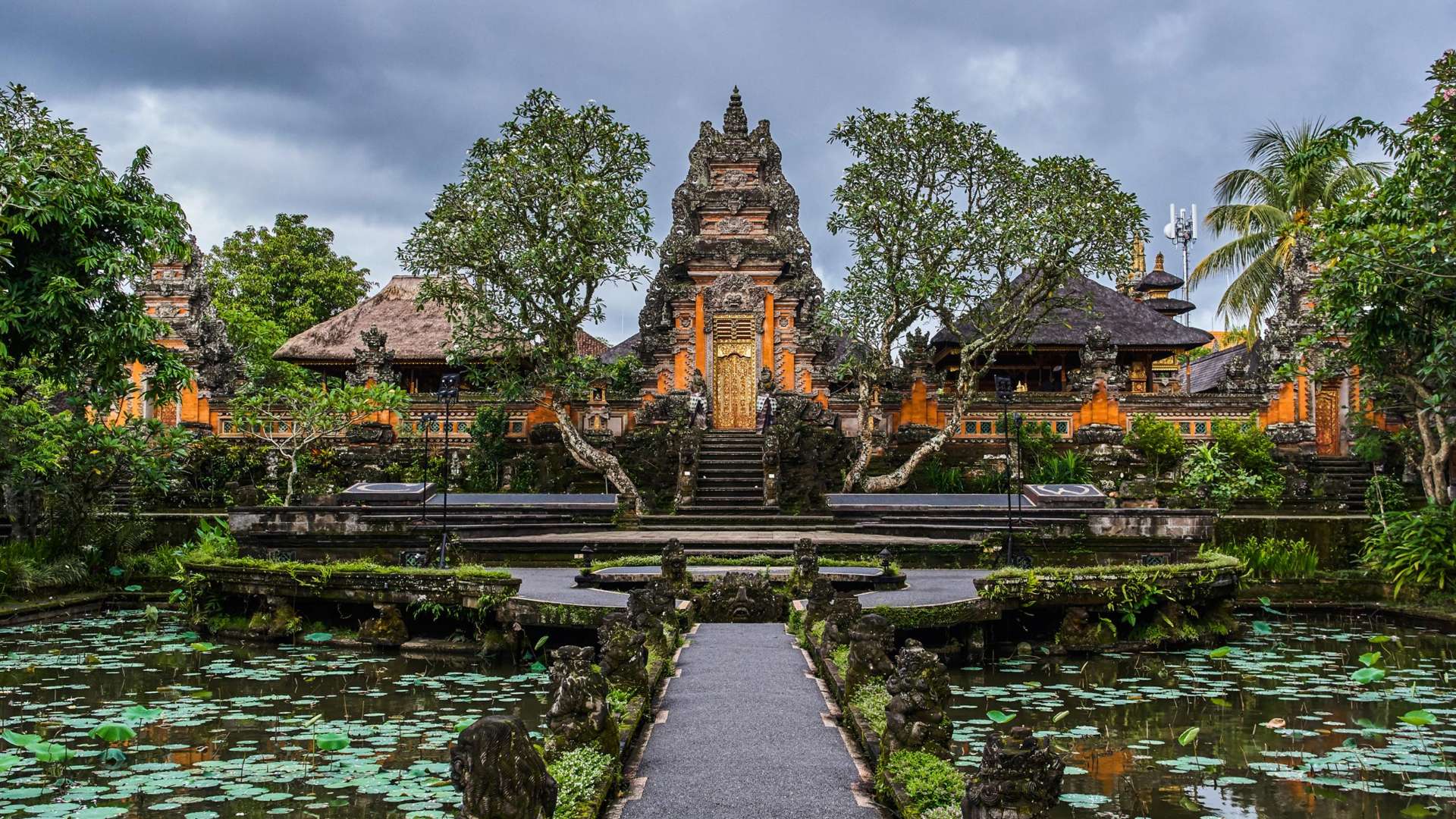 Temples and Balinese Heritage